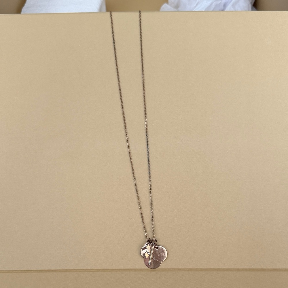 Gold Pendant Necklace